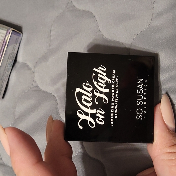 Halo on High Luminizing Powder-Cream by So Susan Cosmetics in Candles & Kisses - Picture 5 of 8